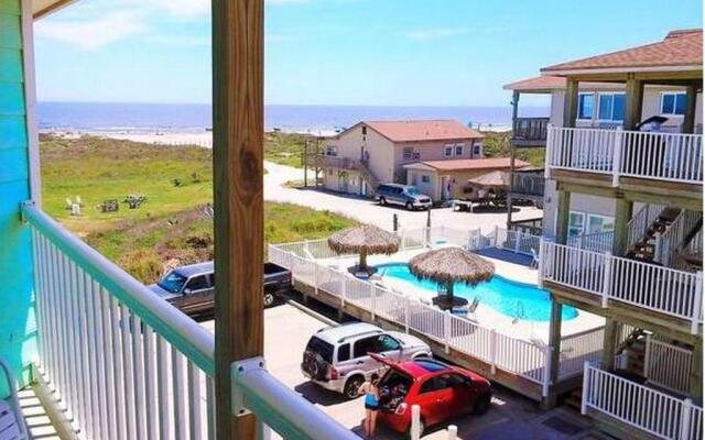 Beachgate CondoSuites and Oceanfront Resort