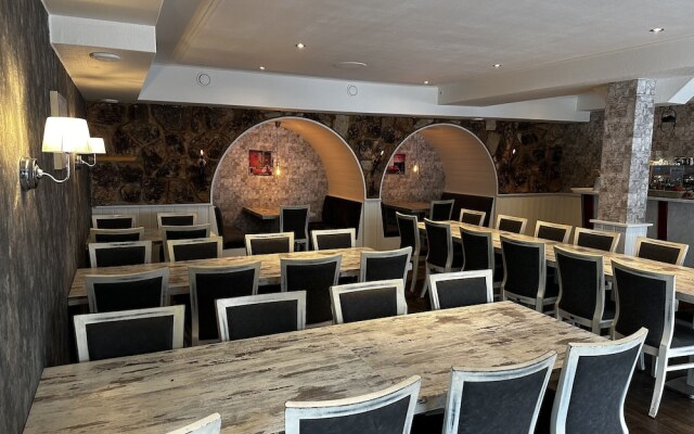 Stryn House - Hotel & Apartments