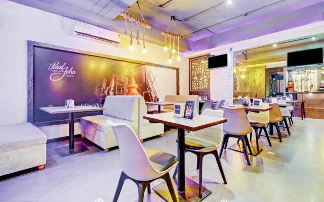 OYO 11137 Hotel Morgen Suites