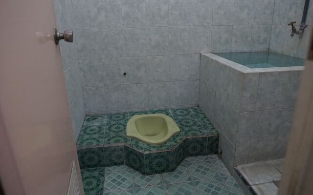 SPOT ON 92665 Yoko Kost Syariah