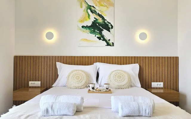 Ares Beachfront Luxury Rooms