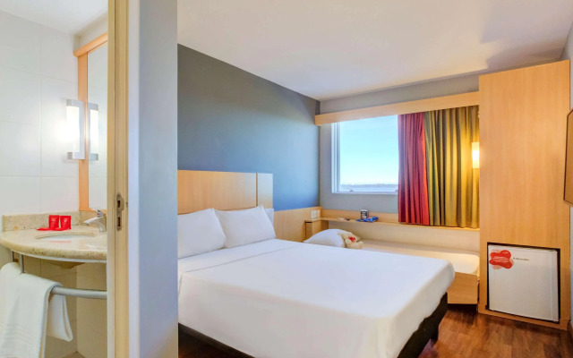 ibis Vitoria Praia de Camburi