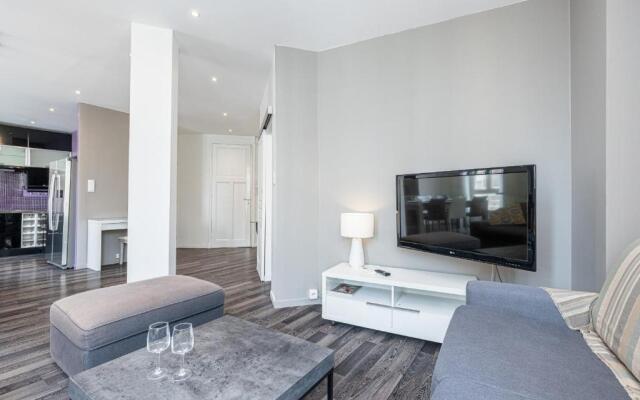 Large 2 Bdrs apartment Down Town - AC