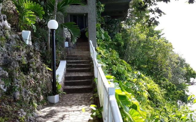 Hibiscus Lodge