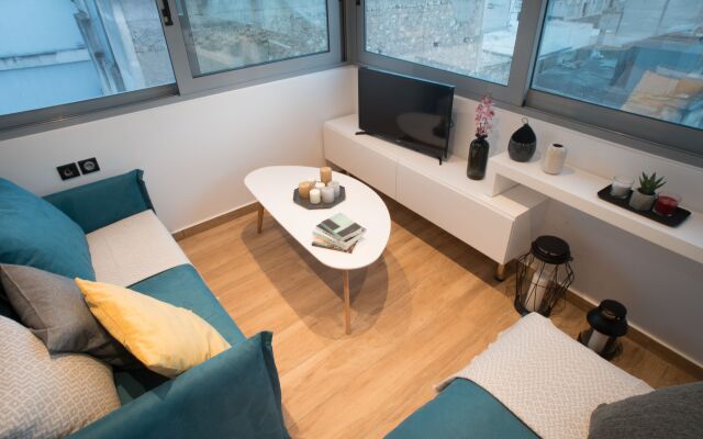Kyveli Luxury Suites