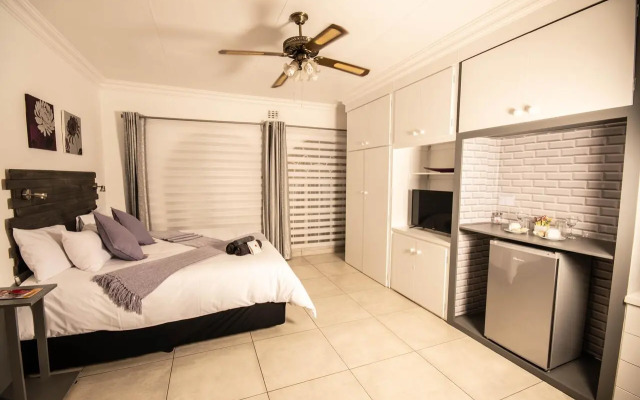 Oppiplot Guest House