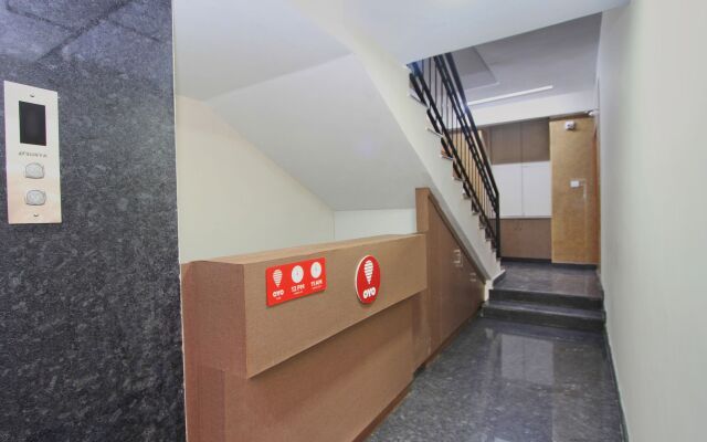 OYO 10379 Hotel Varcity Sapphire