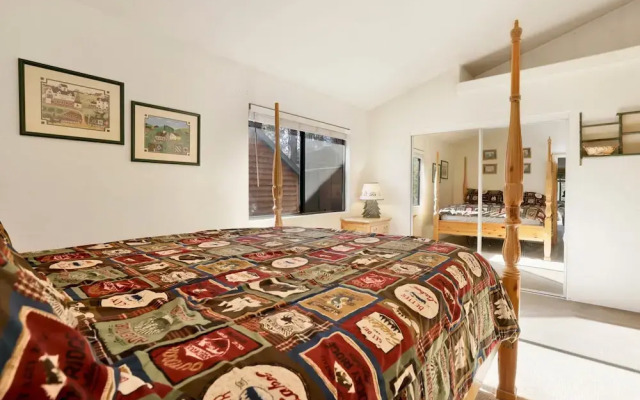 Bear Claw Bungalow #379