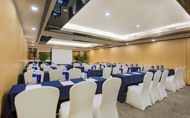 Golden Eagle Crown Executive Apartment