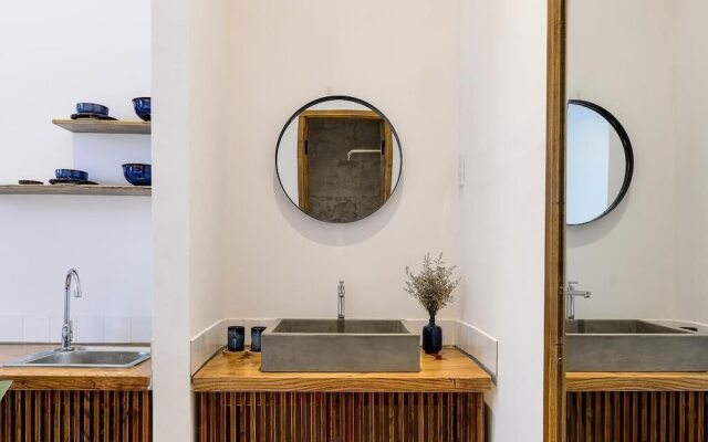 The Hut Boutique Hotel Notre Dame