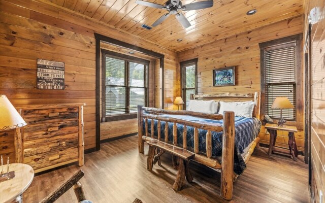 The Great Maple Retreat 13 Bedroom Home by Redawning