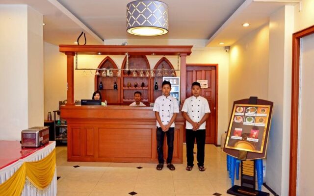 Gold Yadanar Hotel