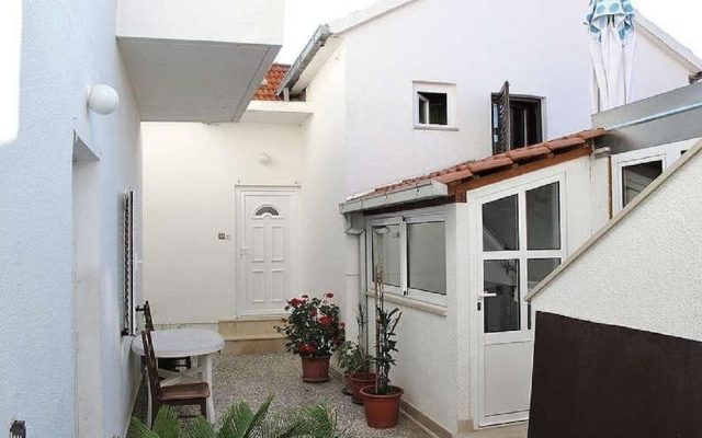 Adel - 70 m From Beach - A1