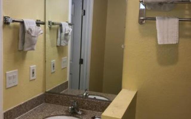Colony Inn Motel
