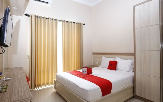 RedDoorz @ Condong Catur 3