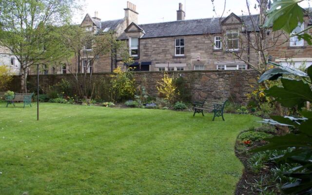 3 Bedroom Stockbridge Apartment