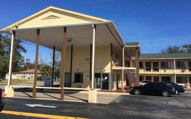 Fountain Inn & Suites
