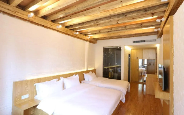 26th · Courtyard · Hotel