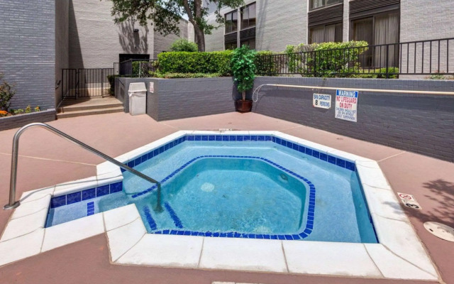 Comfort Inn and Suites Plano East