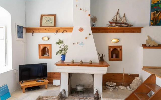Architects House (100 meters from Assos beach)