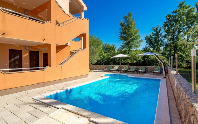 Tea ilo in ilo With 2 Bedrooms and 1 5 Bathrooms