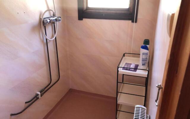 Three Rooms stuga i stugby near National Park