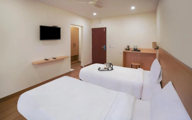 Super Oyo Townhouse 942 The Pallagio