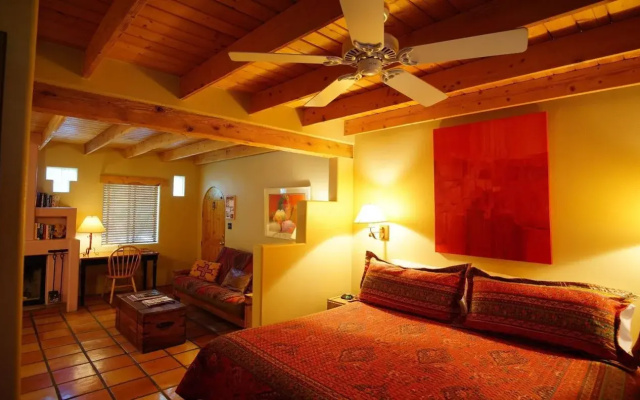 Burch Street Casitas Hotel Taos