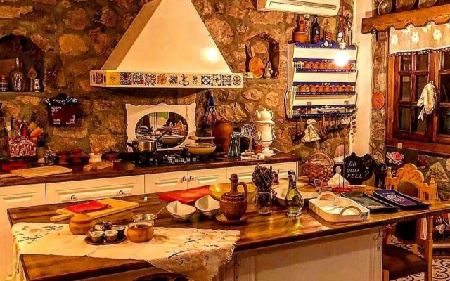 Gulnar Sultan Tas Konak