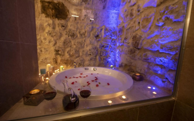 Sunak Cave Hotel