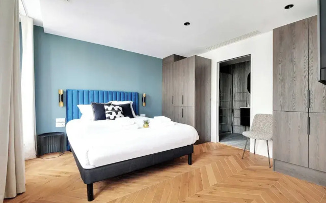 Apartment for 8 People in Madeleine