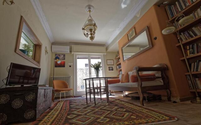 Athens noir: 1920s vibe on the East Mediterranean