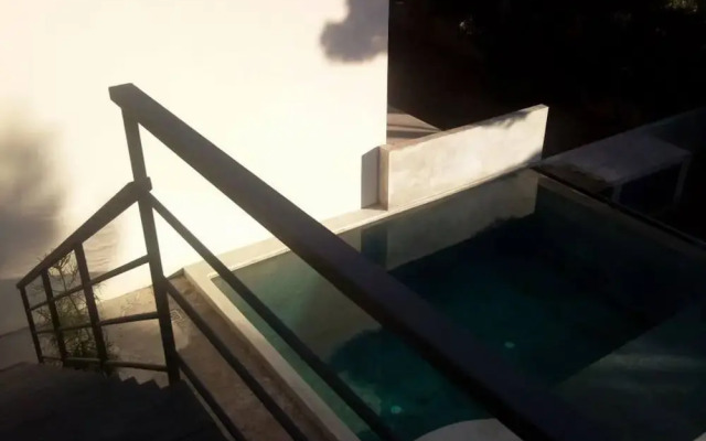Private Room With Bathroom And Pool