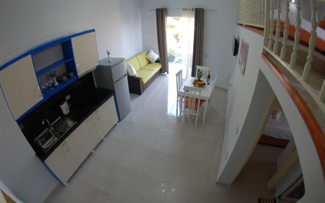 Crown Deluxe Apartments