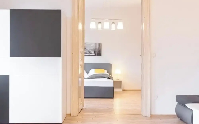 Quick Center Access 2BR Apt For Groups
