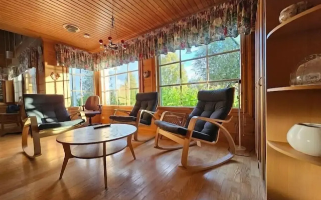 Cozy 3BR Riverside House with Sauna