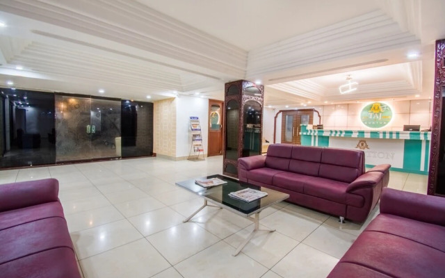 K & M International Business Hotel