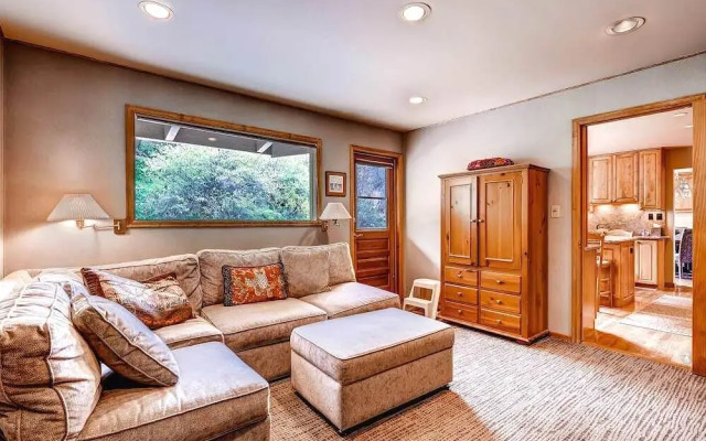 Silver Kingdom - 7 Bedroom Home + Private Hot Tub - LLH 58812