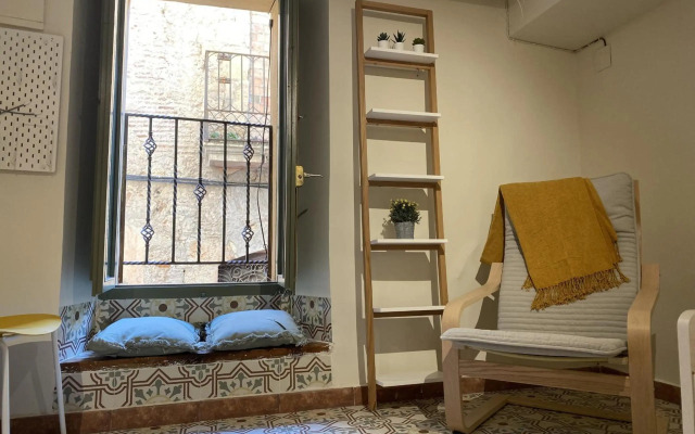 TH143 Studio Old Town