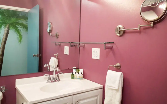 California Palms Hotel & Suites