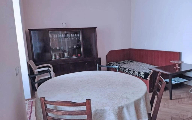 Retro 950M From Liberty Square No Additional Fees