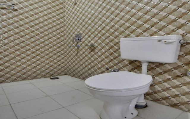 Oyo 47165 The Pine Stay