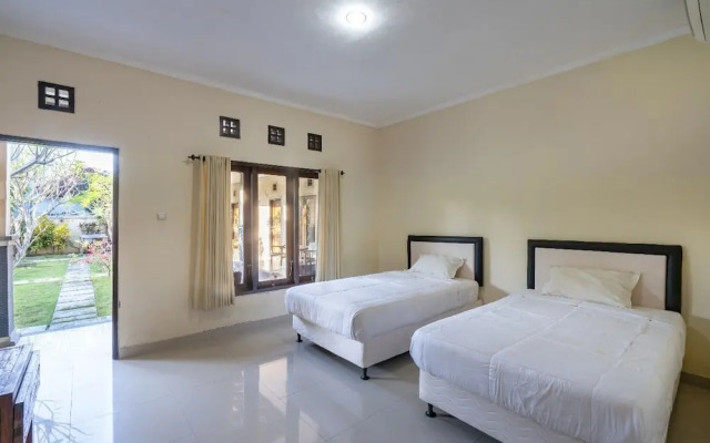 Green Cottage by ABM