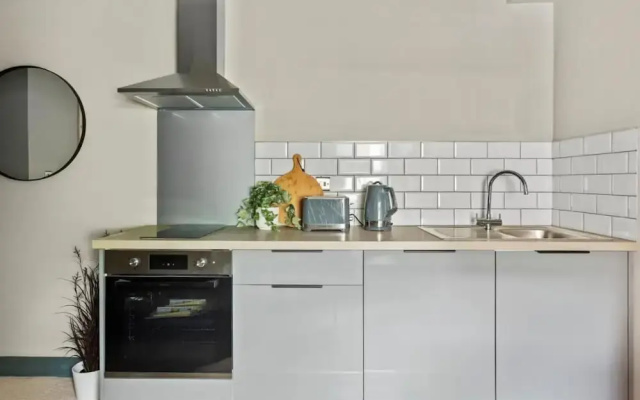 Studio 3, 25 Meriden