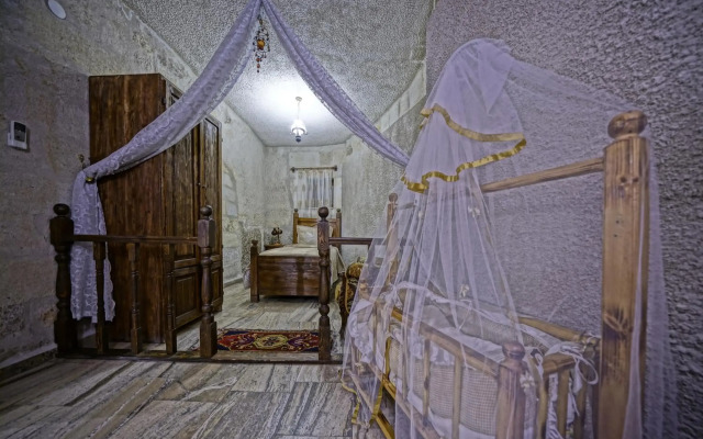 Maccan Cave Hotel