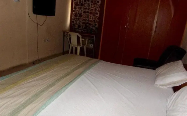 Kristabel Hotel And Suites