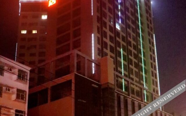 Yeste Hotel (Xianning Wenquan Fortune Plaza)