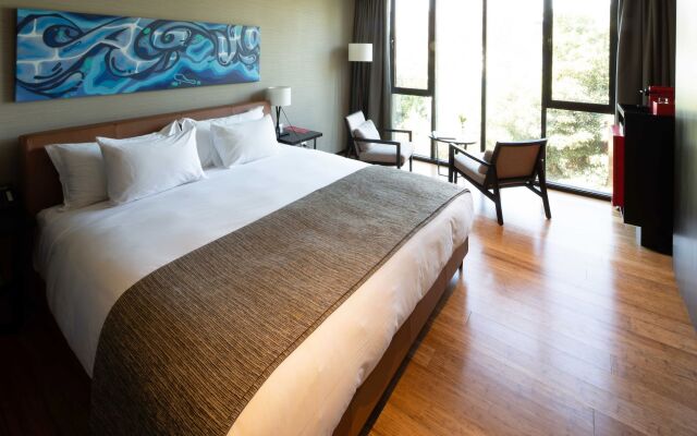 Ladera Hotel
