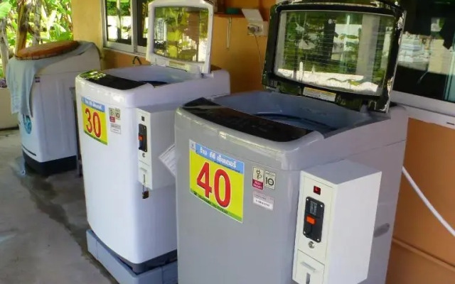 1 Double bedroom apartment with Pool and extensive Kitchen diningroom