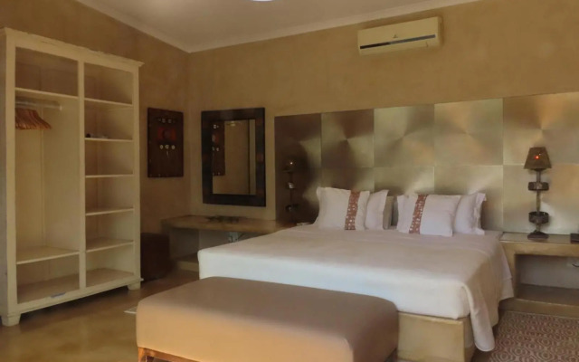 Sunset Lodge & Safaris